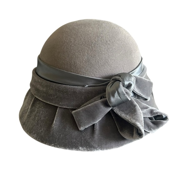 Fine Millinery by August Accessories 100% Wool Vintage cloche Hat gray/silver - Picture 1 of 8